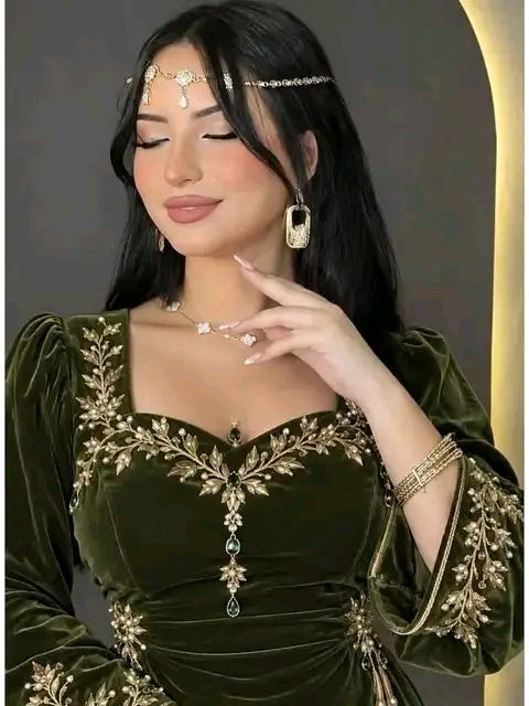 قنادر مطروزة