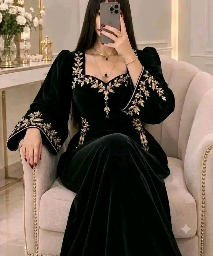 قنادر مطروزة
